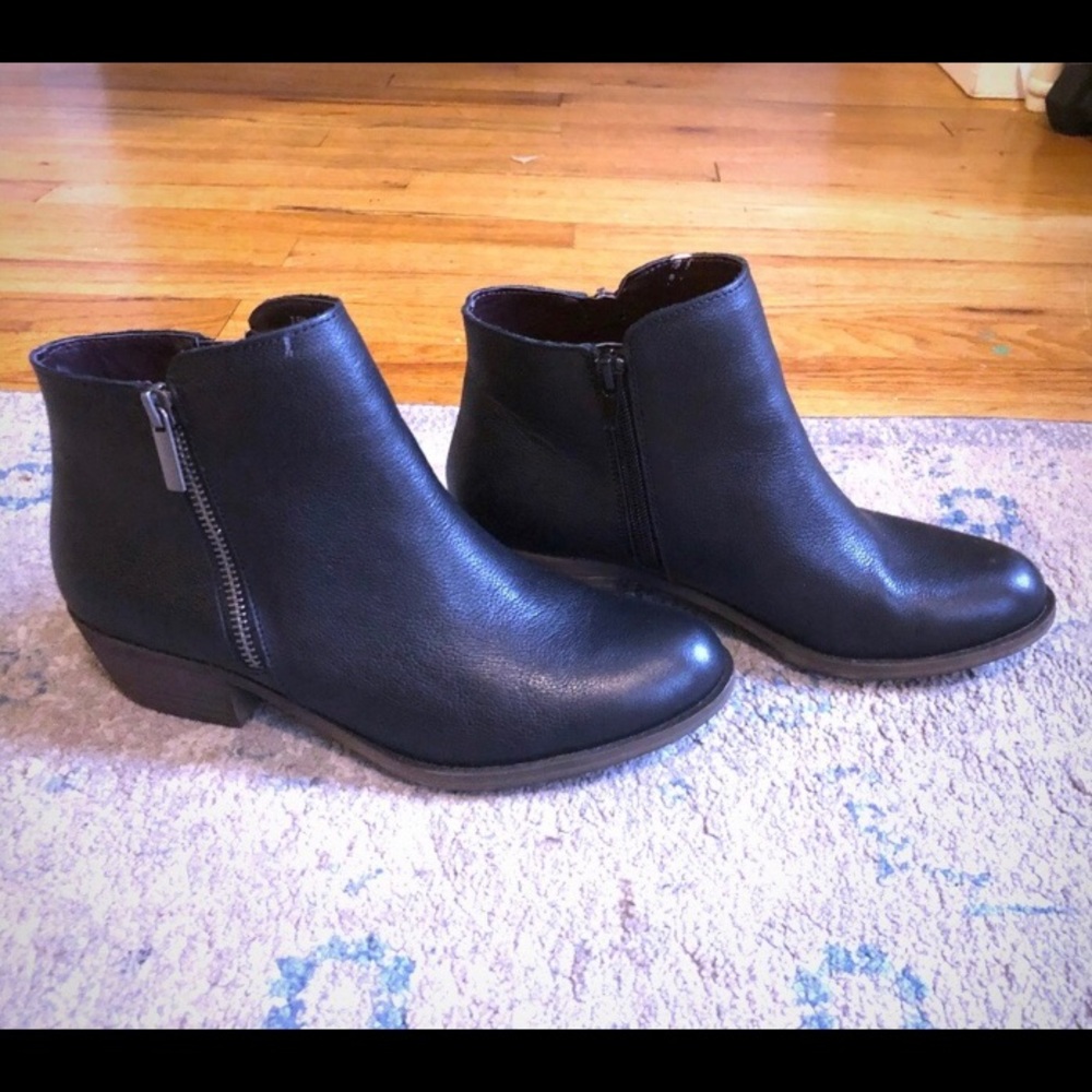 Kensie black booties